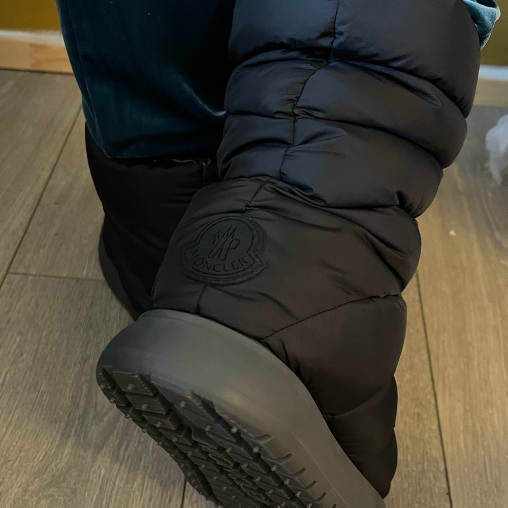 NWT - Moncler Gaia Mid without pocket / box included Proof of Authenticity. - Picture 14 of 14